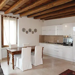 Centre 2 Bedroom Flat Apartment